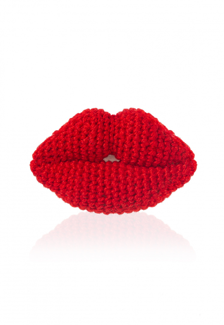 Flirty Lips Brooch - Red