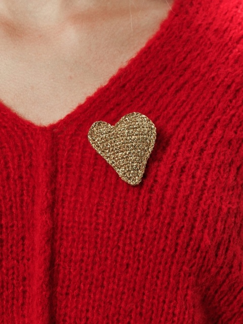 Broszka szydełkowe Serce - złote